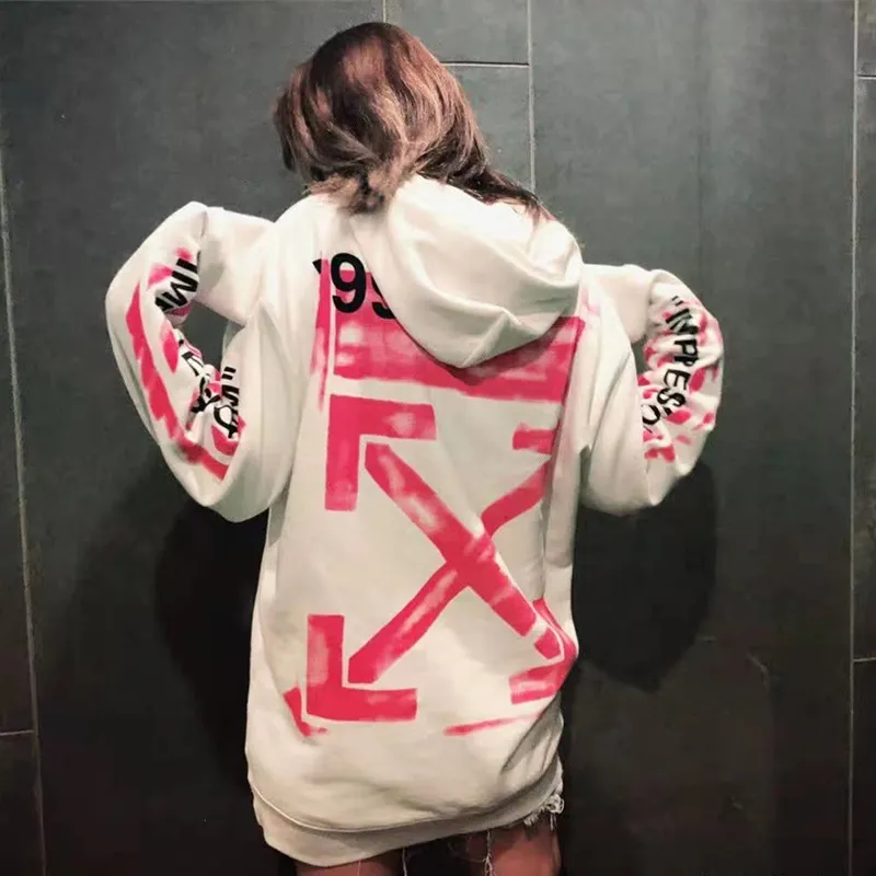 ♻️💯Upper body reference model picture❤️Top tested version OFF-WHITE (OW) 99 pink oil graffiti for men and women, pure cotton same style loose pullover hooded sweatshirt jacket zipper, professional handmade dot printing, delicate and full, strong color layering, breathable printing and not sticky! The gradient of the layers is clear, the texture and texture are visible, the fabric and printing are completely combined, and the frosted feel is delicate. The fabric is made of 460g fish scale terry cotton fabric, which has a full drape. Customized zipper pull with OFFWHITE metal engraving on it and a concave feel. This is a must-see for identification. The hat rope pendant clock has metal engravings. This is a detail that is easily overlooked.  Like Monet's oil paintings, it has always occupied the top sales list on major domestic and foreign platforms, and offline stores can also be said to be often out of stock.  Couple matching, personalized and trendy! Elegant and classic style, versatile for daily use. Couple style 👫 Suitable for both men and women. Size chart Recommended 180-220 pounds P: 420